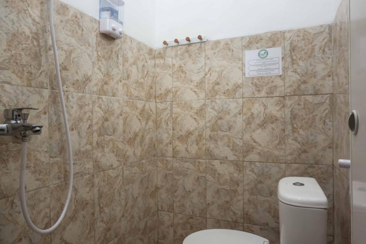 Omah Kalimosodo Mitra Reddoorz Near Stasiun Malang Kota Baru Ξενοδοχείο Εξωτερικό φωτογραφία