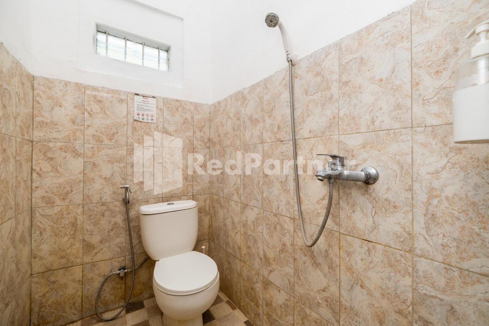 Omah Kalimosodo Mitra Reddoorz Near Stasiun Malang Kota Baru Ξενοδοχείο Εξωτερικό φωτογραφία